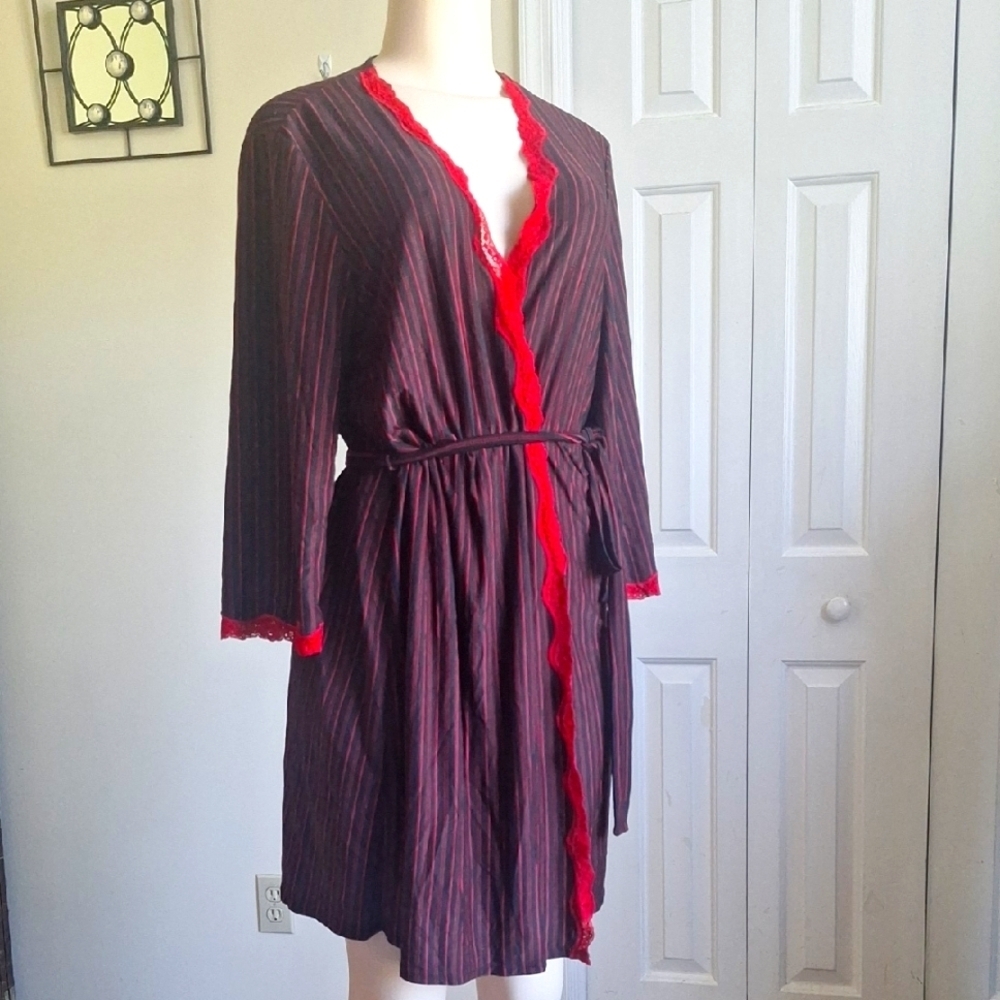 🎁California Dynasty Smooth Red Stripe Robe, Size S/M - Picture 2 of 7